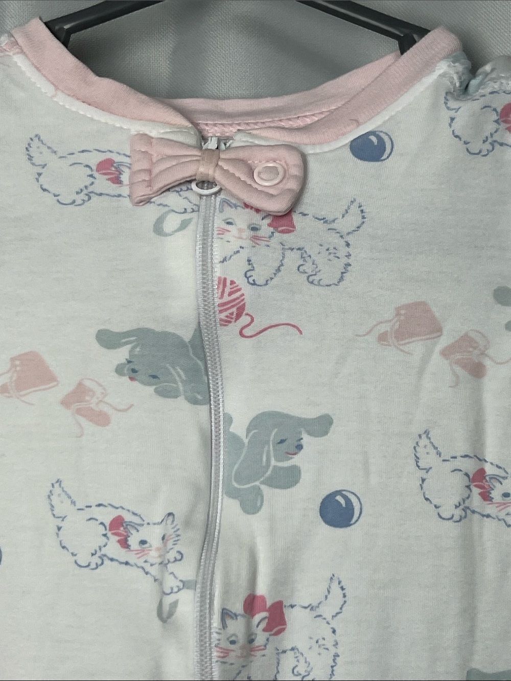 The Beaufort Bonnet Company Noelle's Night Night zippie puppy and kitten print - Picture 6 of 13